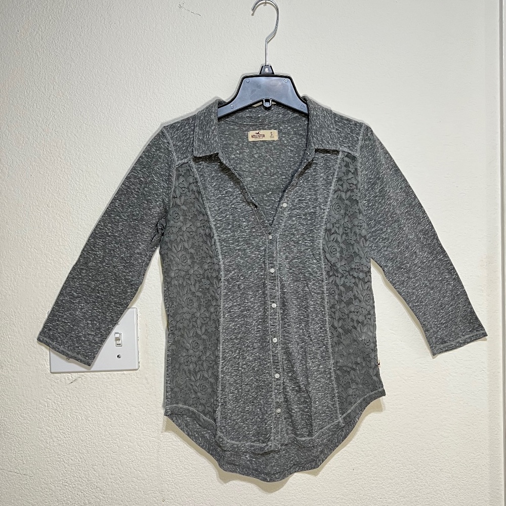 HOLLISTER | Gray top w/ lace details | Size S | EXCELLENT CONDITION